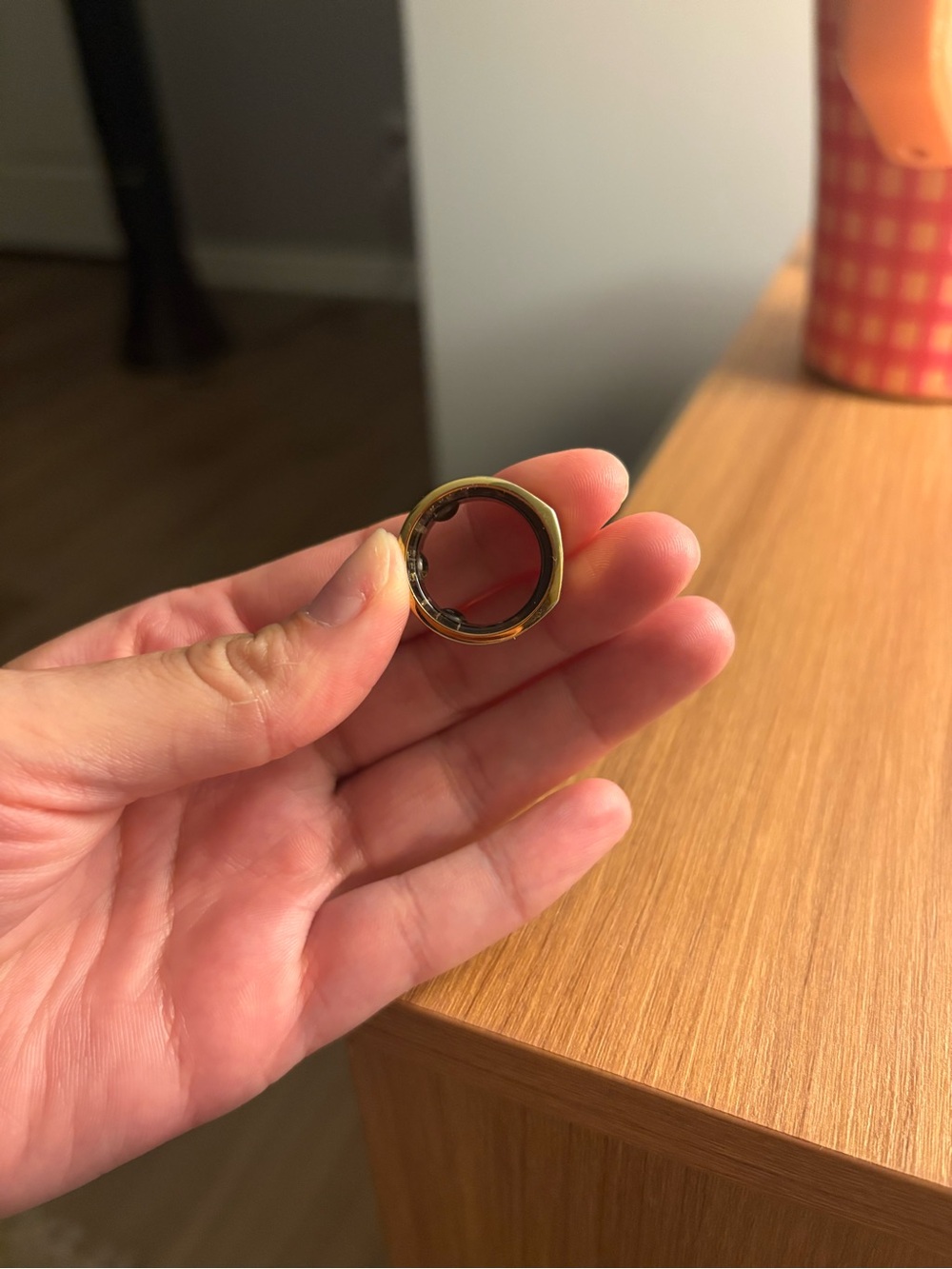 Gold oura ring 3 size 6 - Picture 2 of 5